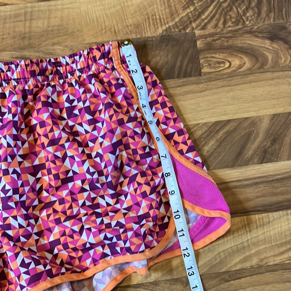 Womens Under Armor Colorful Heat Gear Semi-Fitted Shorts, Size L - Picture 5 of 6